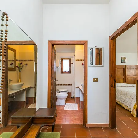Geranio By Interhome Trequanda